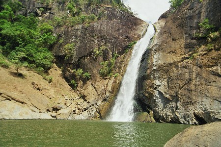 http://travel-sri-lanka.net/images/Badulla%20Falls.JPG